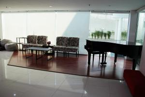 v verve service apartment hotel