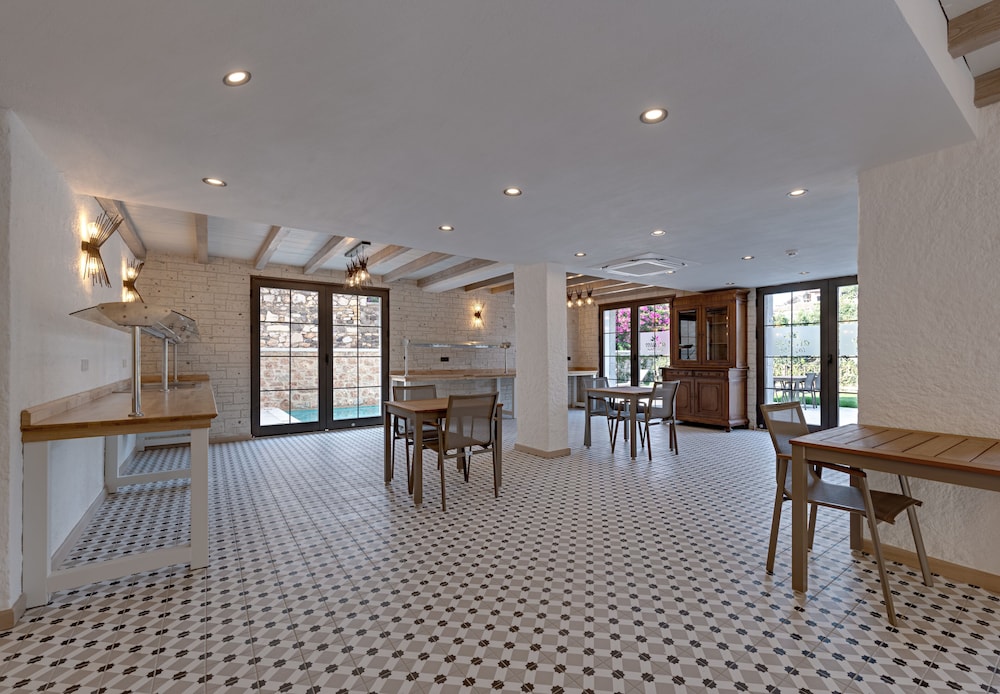 Atrium Tas Otel,Izmir>>Cesme,2 star