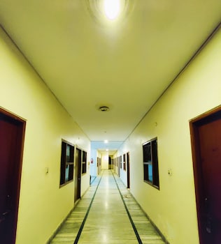 Hotel Marwari,Near Agra Fort,2 star