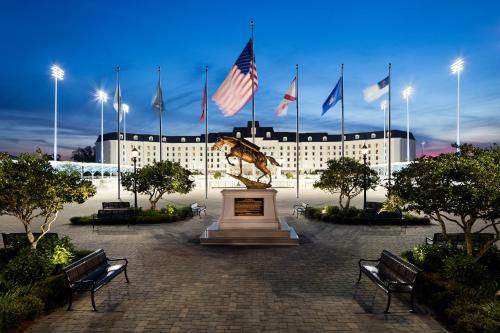 The Equestrian,,5 star