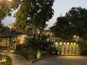 Tree Of Life Vanvilas River Edge, Corbett,Kiari Kham, Jim Corbett ,4 star