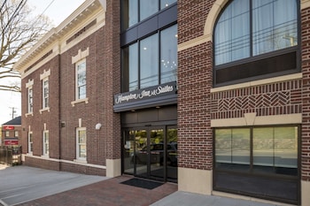 hampton inn and suites huntington downtown