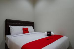 Reddoorz Syariah Near Alun Alun Kebumen,Karangbolong>>Central Java,2 star