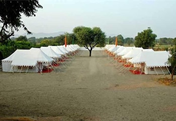 A Plus Hospitalities,Phulpur>>Allahabad,2 star