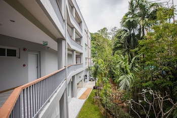 Palmetto Condominium,,4 star