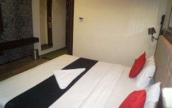 Phoenix Hotel,Diary Circle>>Bengaluru,2.5 star