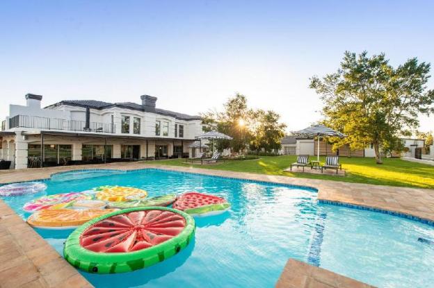 the feather hill boutique hotel