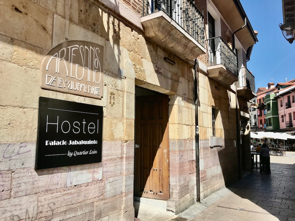 quartier leon jabalquinto hostel