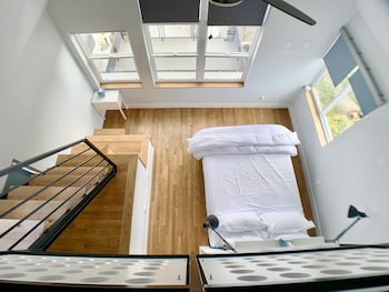 birdhouse on greenlake