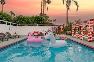 Float Palm Springs - Adults Only,,2.5 star
