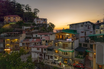 The Social Stays Mussoorie (Formerly Artbuzz),Mussoorie,3 star