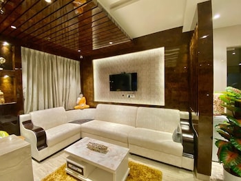 Springs Hotel,Tiruchanur Road,3 star