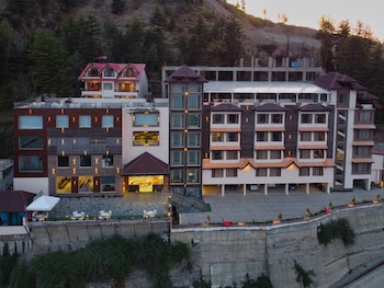 Alpine Holiday Inn, Kufri - Shimla,Kufri,4 star