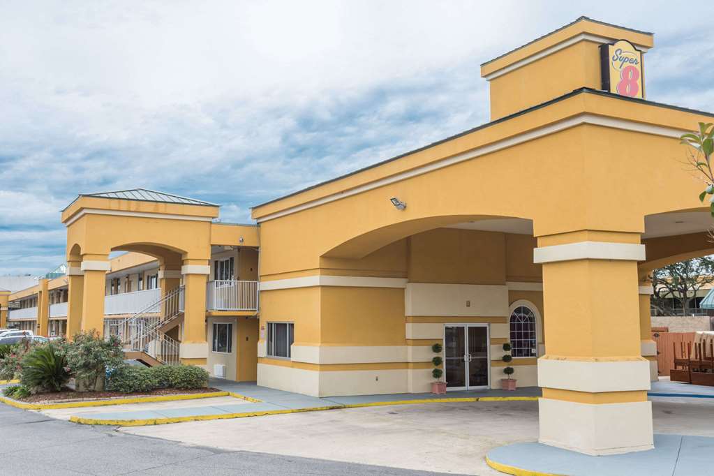 super 8 by wyndham baton rouge i 10