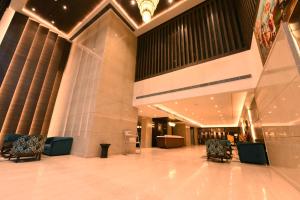 The Pribson Hotel,Hussianpura Chowk,4 star