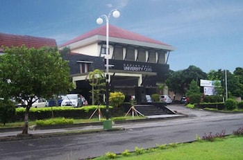 university club hotel ugm