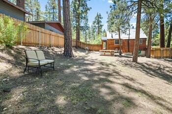 Highland Hideaway,40090 Highland Road,3 star