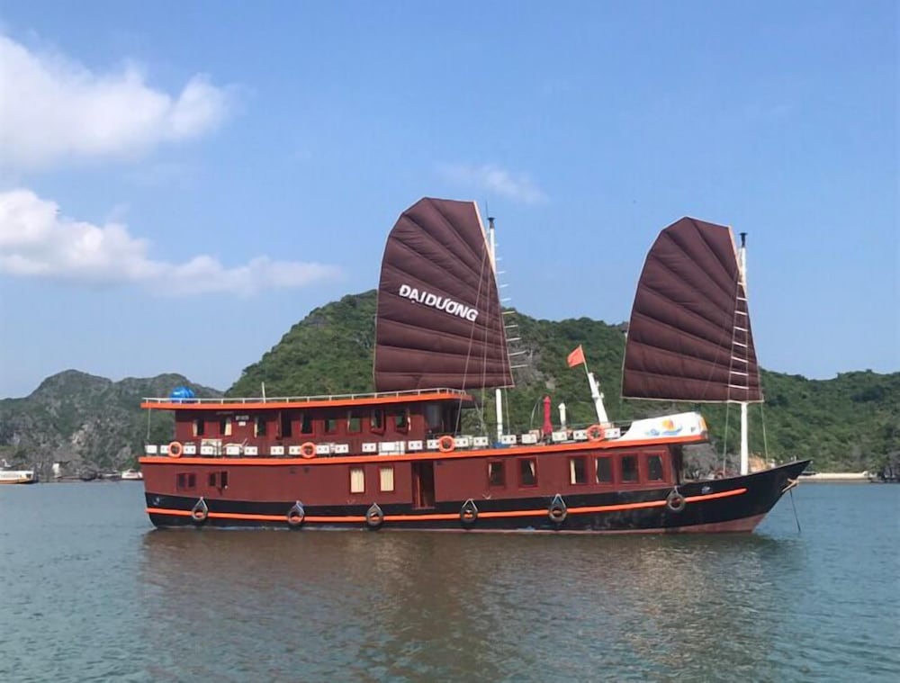 Ocean Cruise,Hai Phong>>Cat Ba Island,3 star