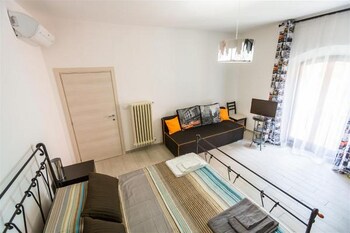 bologna butterfly apartment