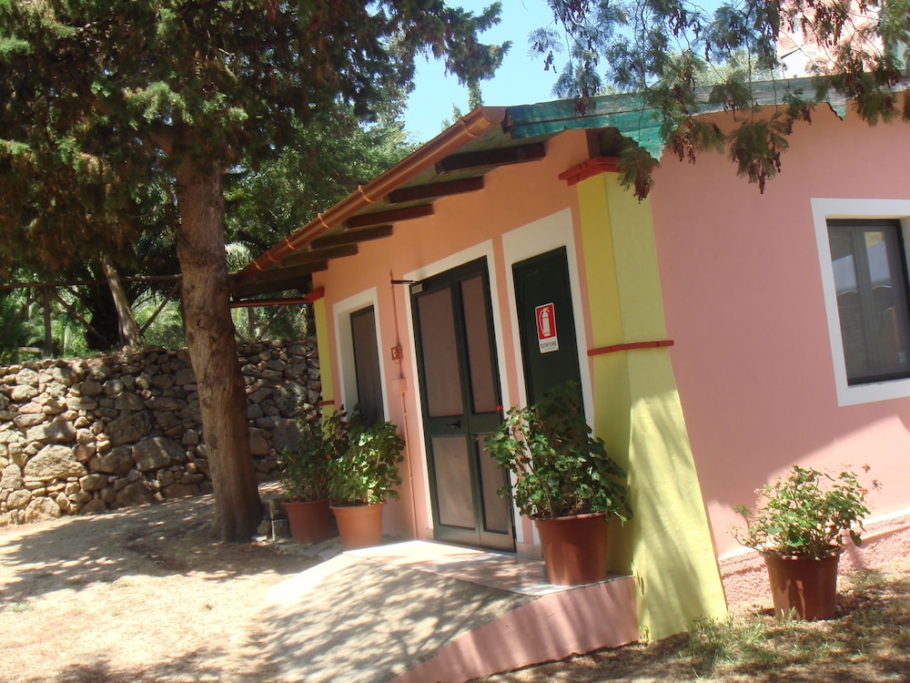 Agriturismo Menhir,Girasole>>Arbatax,3 star