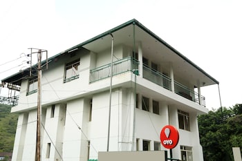 oyo 2817 hotel emerald inn