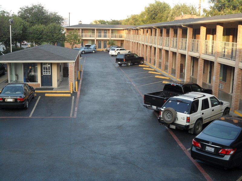 Downtown Suites Dallas,Near Cotton Bowl,2 star