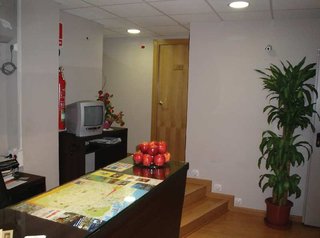 Yomo Hostal Bcn Port,Ciutat Vella>>Barcelona,2 star