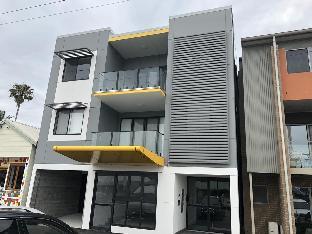 Quattro On Young,Caves Beach>>Carrington,1 star