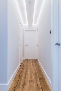 26 Penge House,Wye St, London,4 star