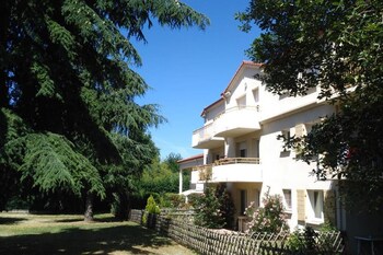 Chambre D'hôte Avec Balcon Et Vue Sur Le Parc,Ardèche>>Annonay,3 star