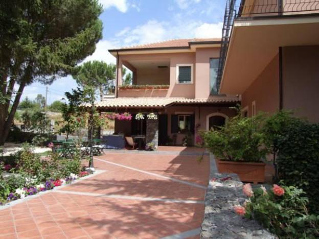 Rosso Vulcano Bed & Breakfast,Linguaglossa>>Catania,1 star
