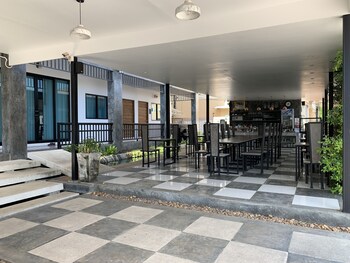 Phetcharat Grand Hotel Maesot,Tak Province>>Mae Sot,3 star