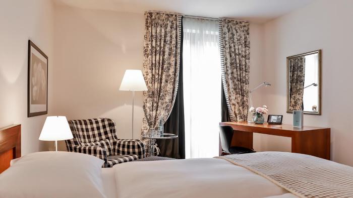 Zeller-Hotel+Restaurant,Hessen>>Frankfurt,4 star
