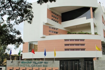 Grand Bee,Yeshwanthpur,3 star