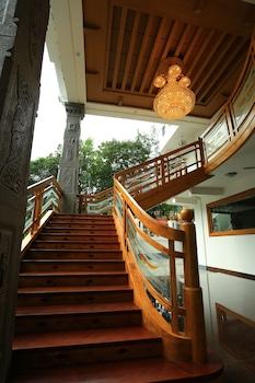 Rb Palace,Kovalam>>Balaramapuram,4 star