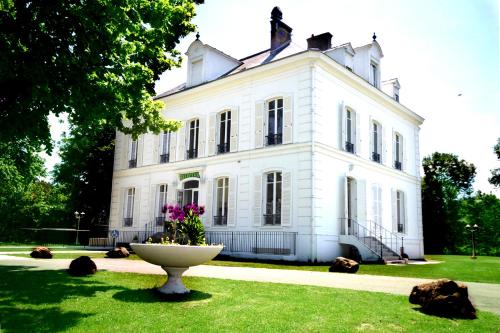 Logis - Hostellerie Le Chatel Nangis,Melun>>Fontenailles,3 star