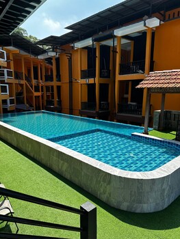 shari la island resort