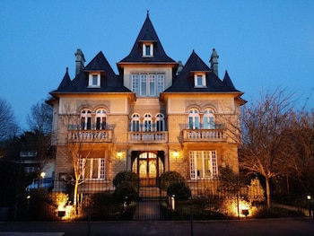castel bayeux guesthouse