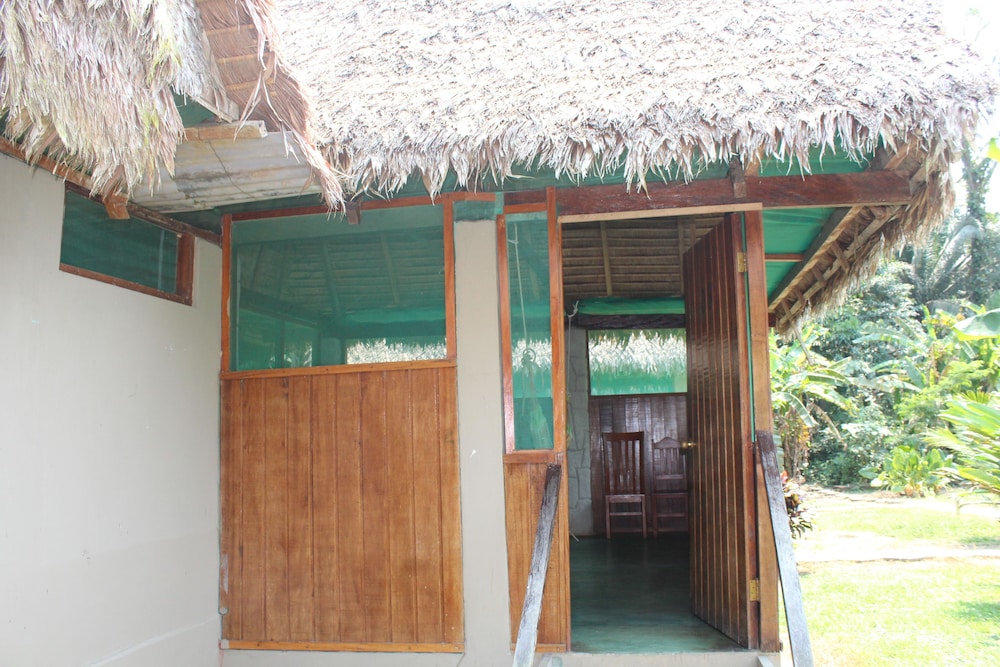 Paradise Amazon Lodge & Adventure,Tambopata>>Puerto Maldonado,2 star