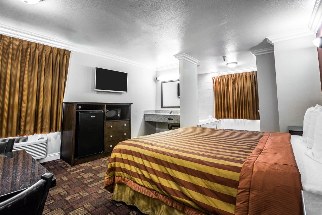 Pico Rivera Inn And Suites,Downey>>Bell Gardens,3 star