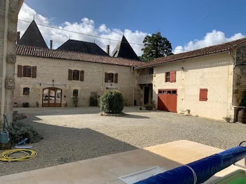 Chambre D'hotes Les Cygnes Noirs,Cognac>>Aujac,1 star
