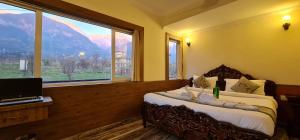 room-image