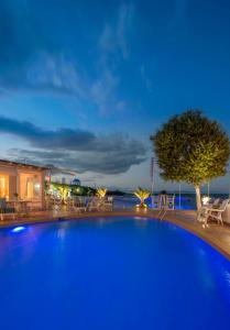 Oasis Beach Hotel,Agistri>>Aegina,3.5 star