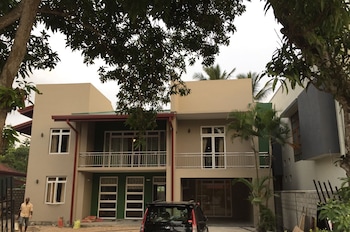 Lanka Lands Holiday Home,Minuwangoda>>Katunayake,2.5 star