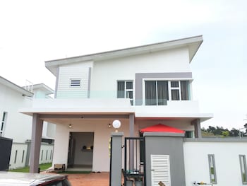 Cosy Bungalow At Desaru,Desaru>>Bandar Penawar,3.5 star