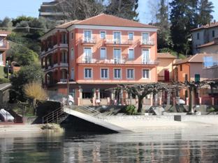 Albergo Riva,Azzio>>Arolo,3 star