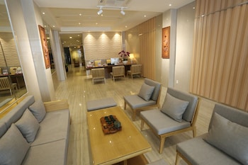 thuy sakura hotel and serviced apartment