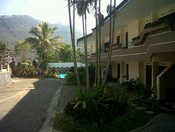 hotel nirwana batu