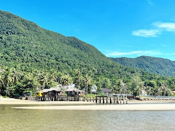 Freedom Beach Resort,Cua Lap>>Cua Duong,2 star