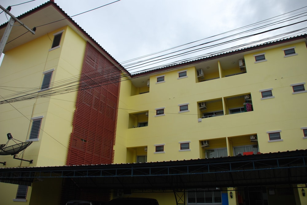 Nuttasit Apartment,Cha-Am>>Ban Lat,0 star